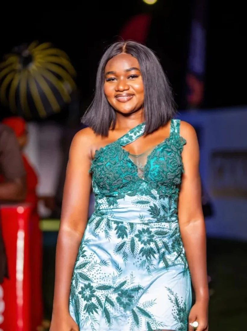 Robe de soirée, dentelle brodée